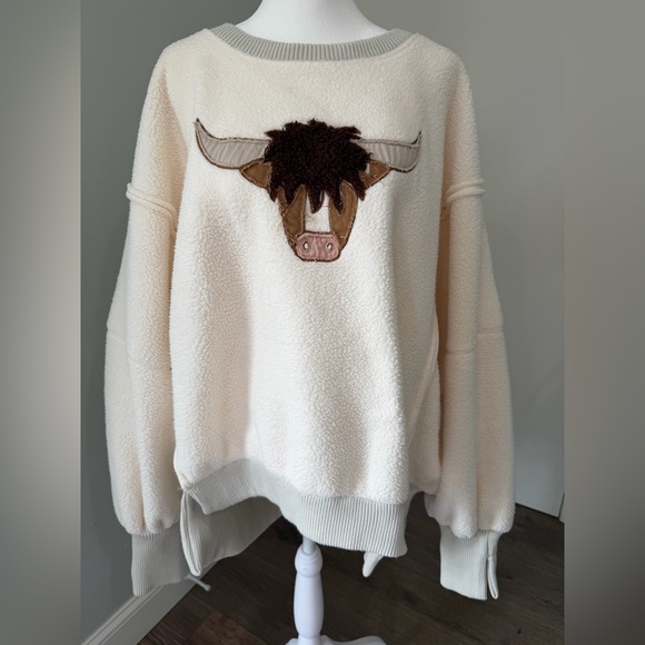 Tricia Fix Sweaters - Tricia Fix Farm Friend Sweater Womens XL White Fleece Highland Cow Pullover USA